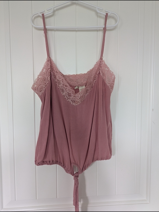 Tops - Lace Trim Mauve Sleeveless Tie-Front Tank